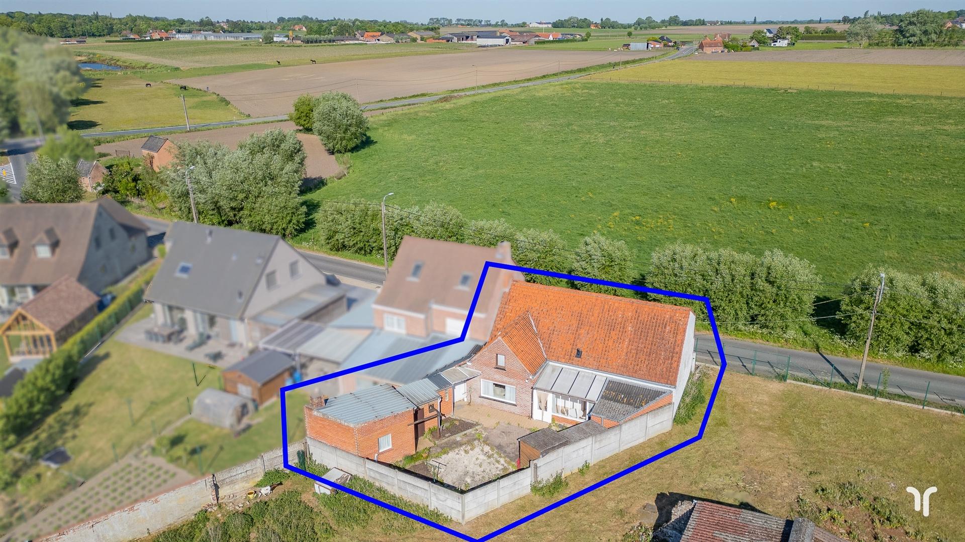 Op te frissen, landelijk gelegen woning. foto 10