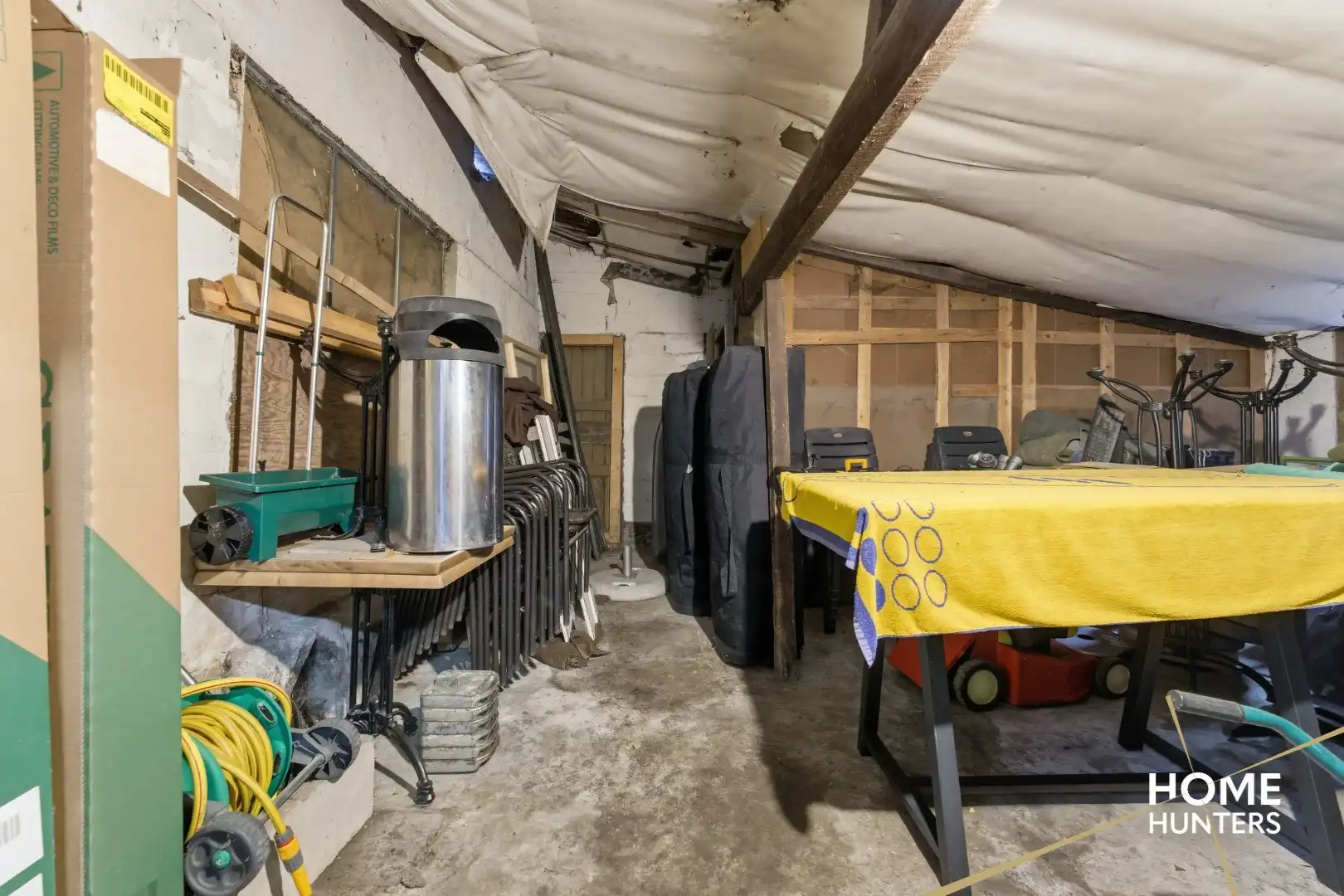 Te renoveren horecazaak met woonst op ruim perceel in Vlamertinge – Café De Hazewind foto 22