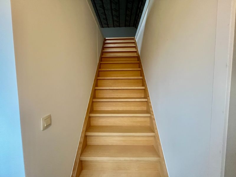 RECENTE WONING MET DRIE SLAAPKAMERS - ZONOVERGOTEN TUIN EN GARAGE foto 12