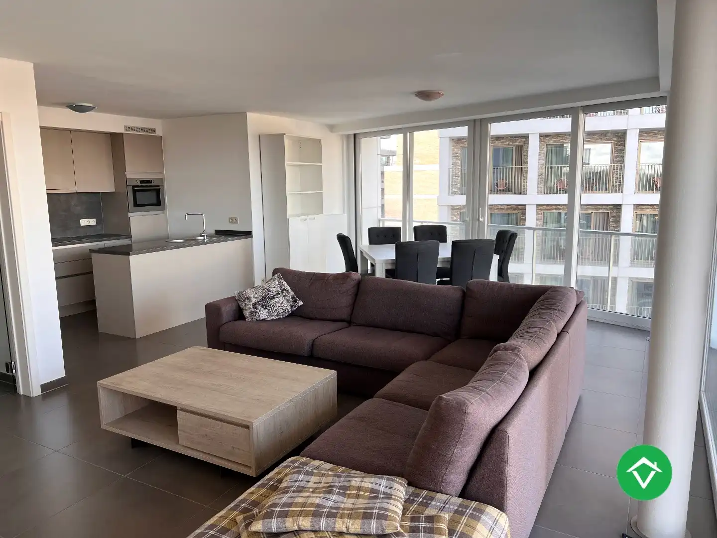 Appartement met 2 slaapkamers en ruim terras te Oostende foto 9