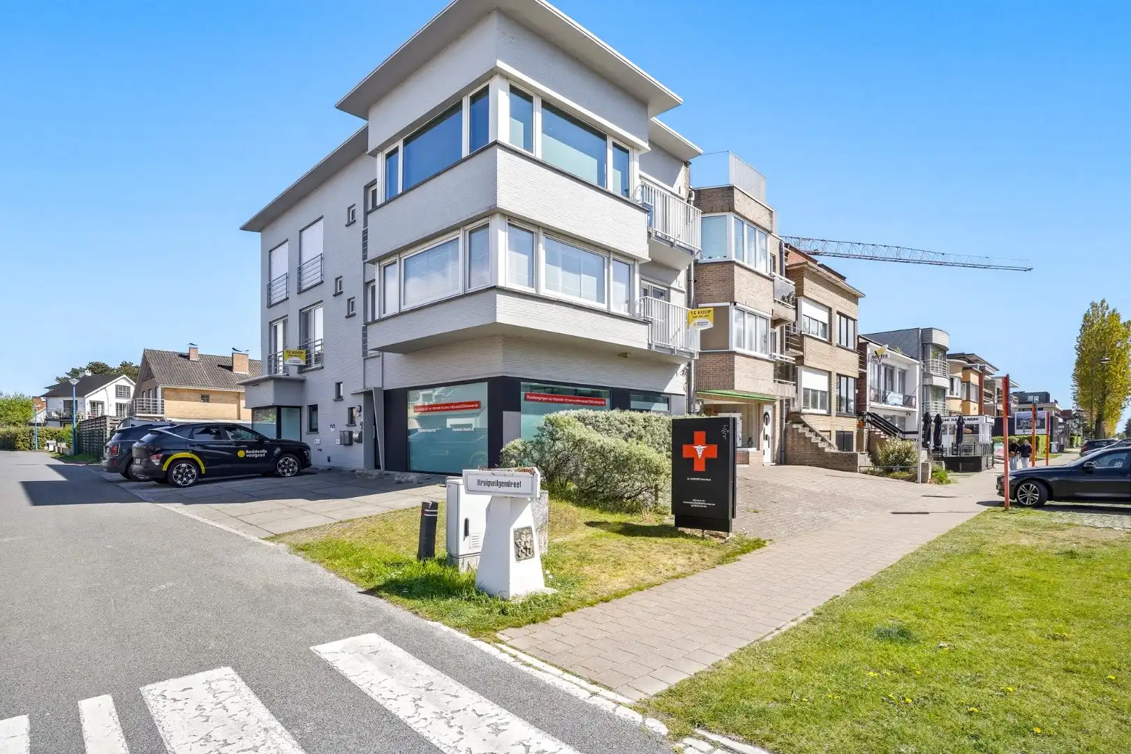 Instapklaar en lichtrijk 3-slaapkamerappartement (109 m²)met terras en parkeerplaats te Oostduinkerke.  foto 16
