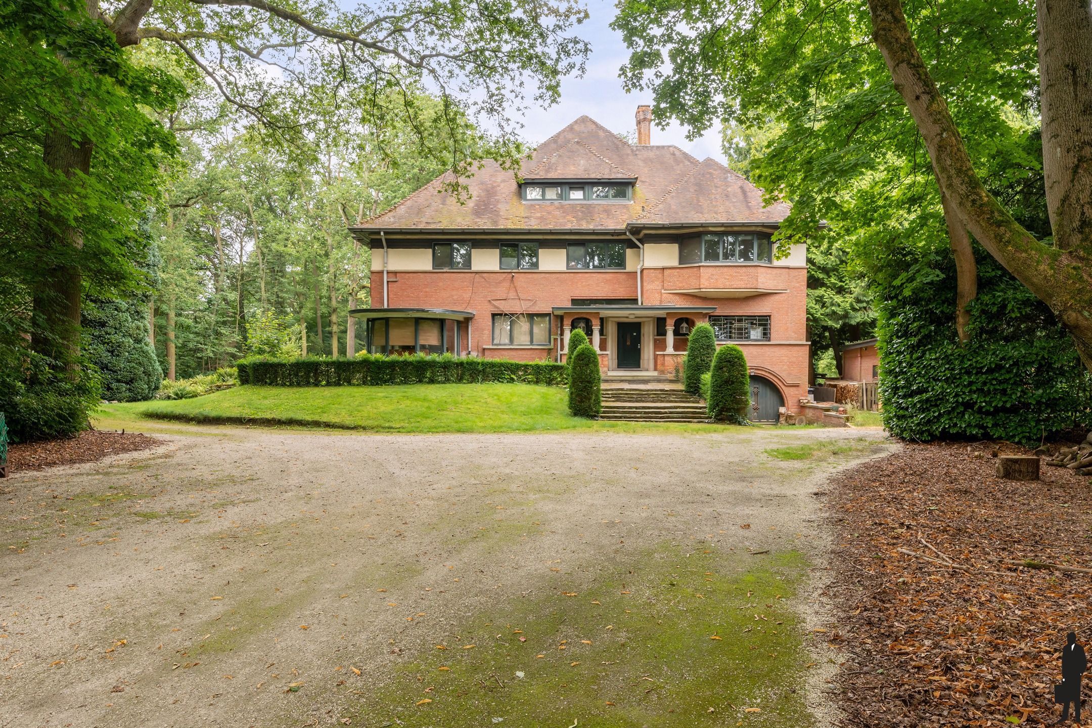 Op Domein Bellenhof, karaktervolle volledig te renoveren villa met prachtige parktuin met oude bomenstand.  A-label mogelijk tot 82kWh! foto 3