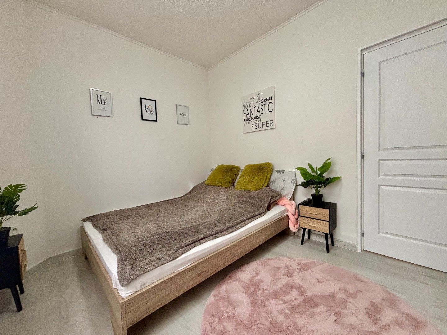 GERENOVEERDE RIJWONING MET 3 SLPKS, 2 BADKAMERS EN MOGELIJKHEID HUURGARAGE foto 12