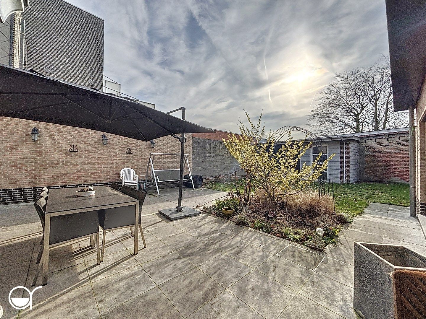 Ruime woning met vier slaapkamers, tuin, garage en mogelijkheid voor zelfstandige activiteit foto 28