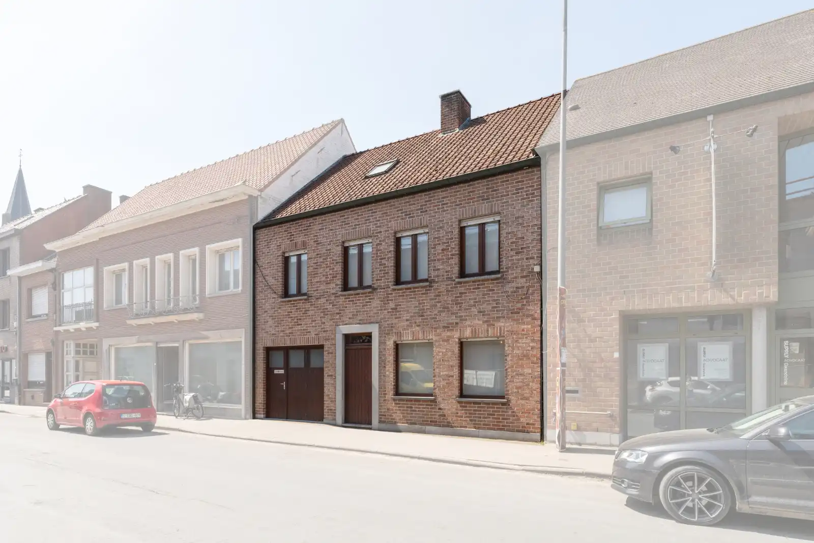 Ruime gezinswoning in het hart van Ardooie! foto 2