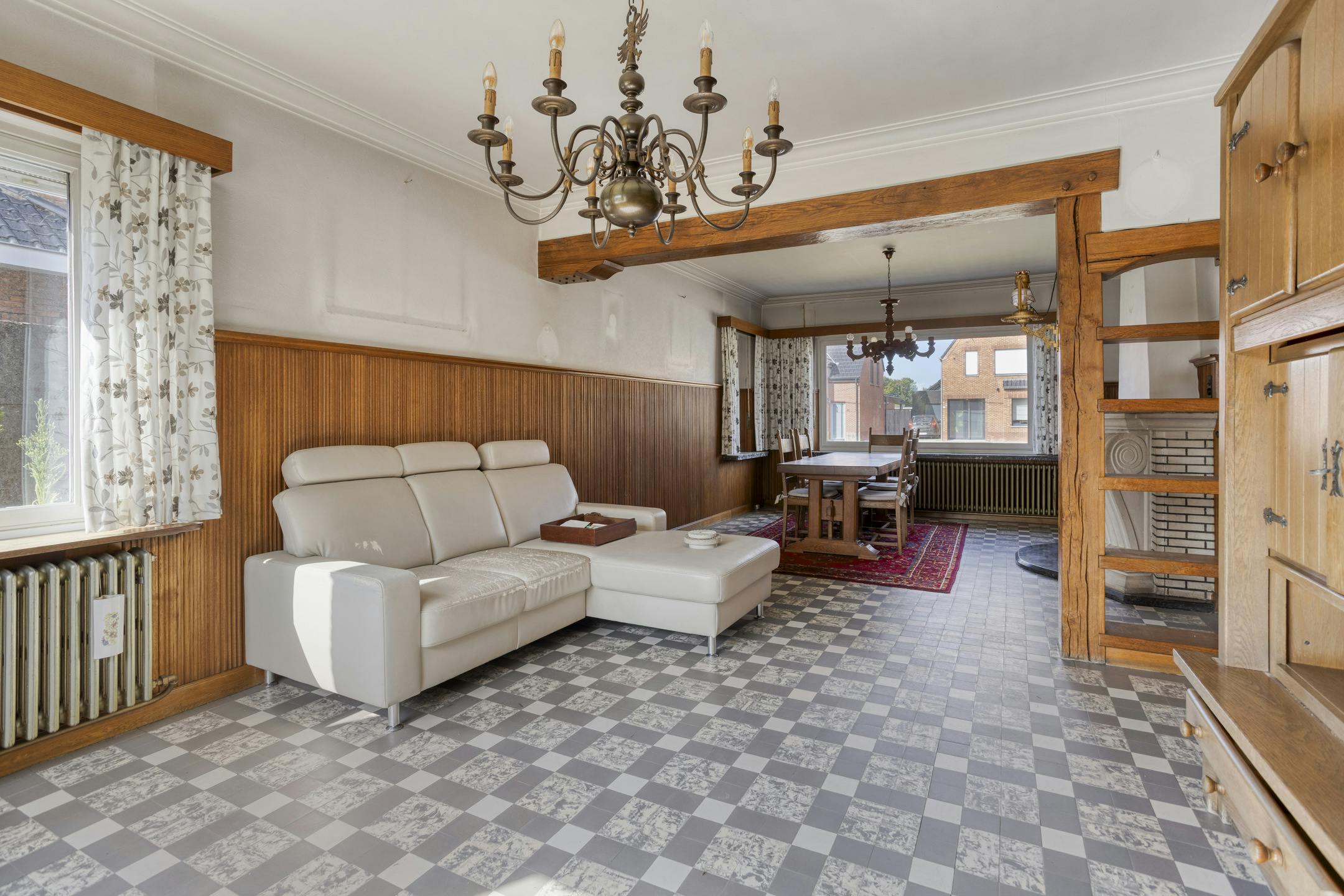 Te renoveren woning te koop net buiten het centrum van Retie foto 3