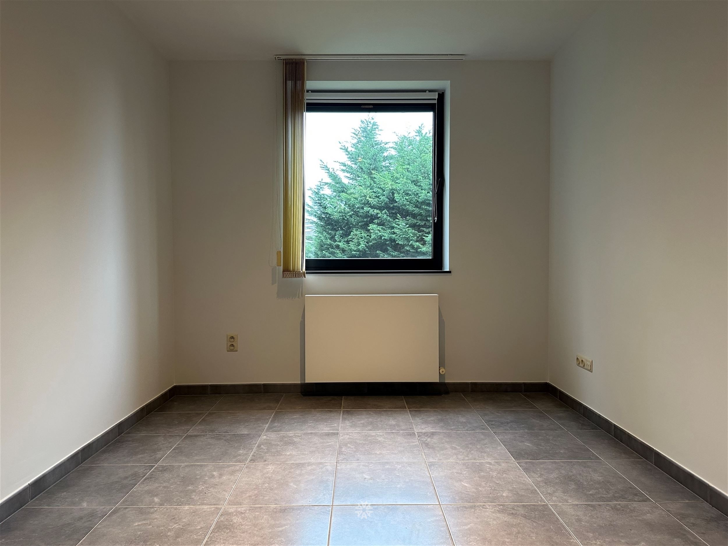 Ruim 3-slaapkamerappartement TE HUUR te OOSTAKKER foto 10