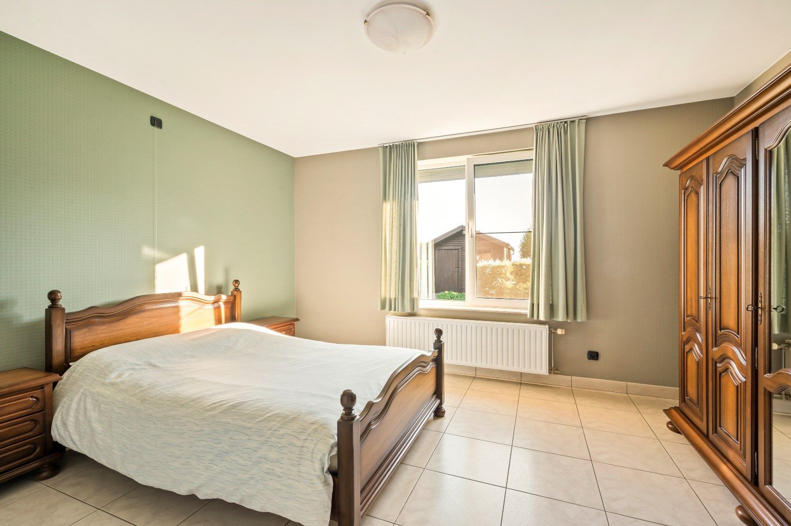 Riante villa met 3 slaapkamers, tuin en ruime garage. foto 12