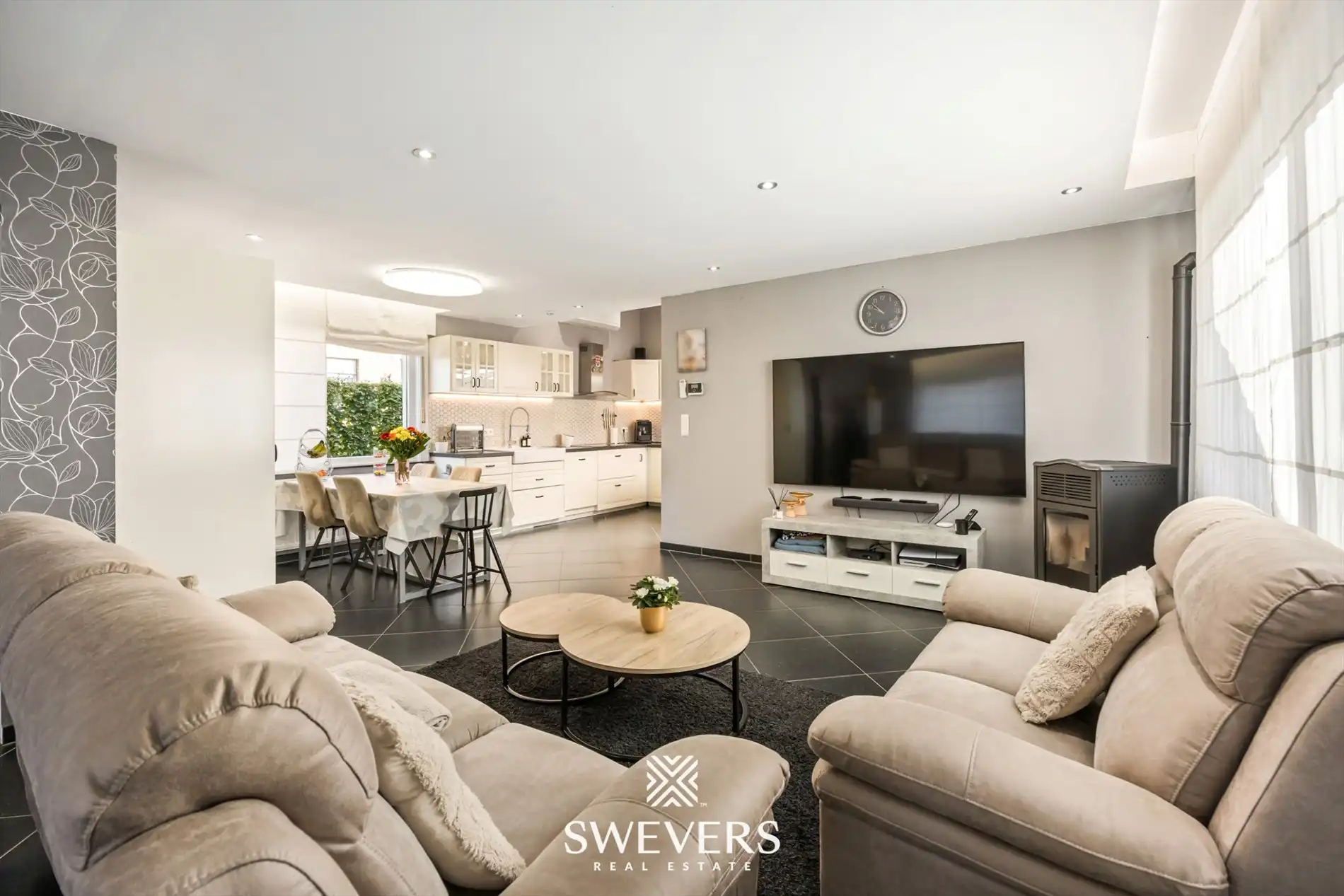 Instapklare woning met hedendaags wooncomfort, tuin en garage in Nieuwerkerken foto 8