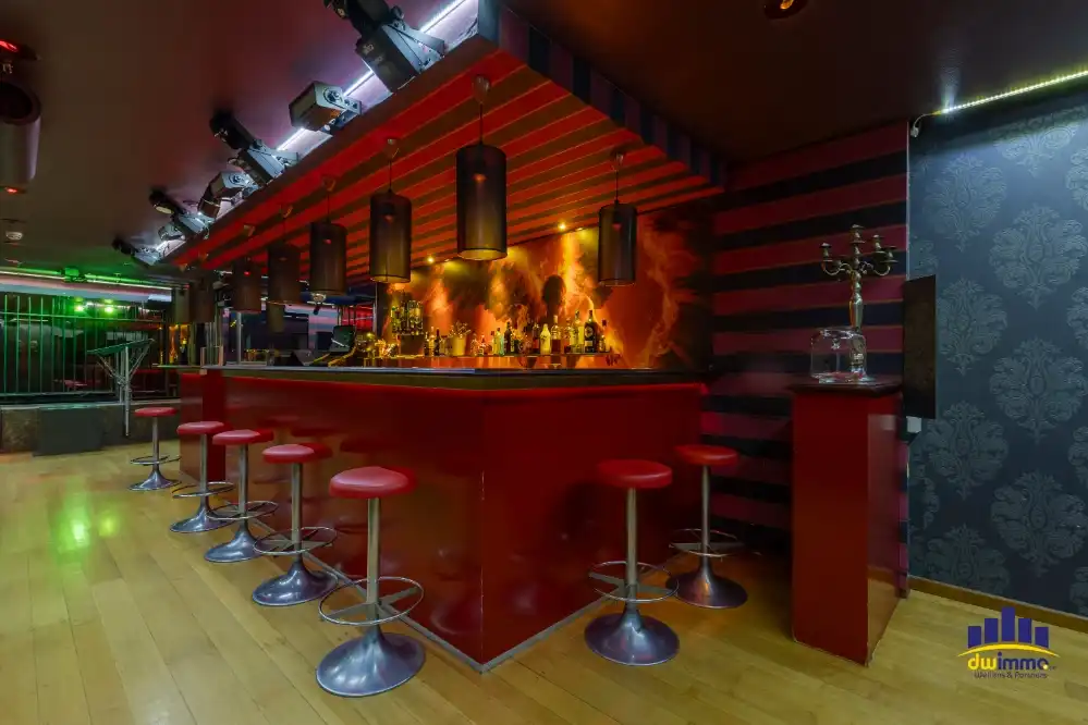 Ter overname: Volledig ingerichte club met horecafaciliteiten in Gent-Drongen foto 3