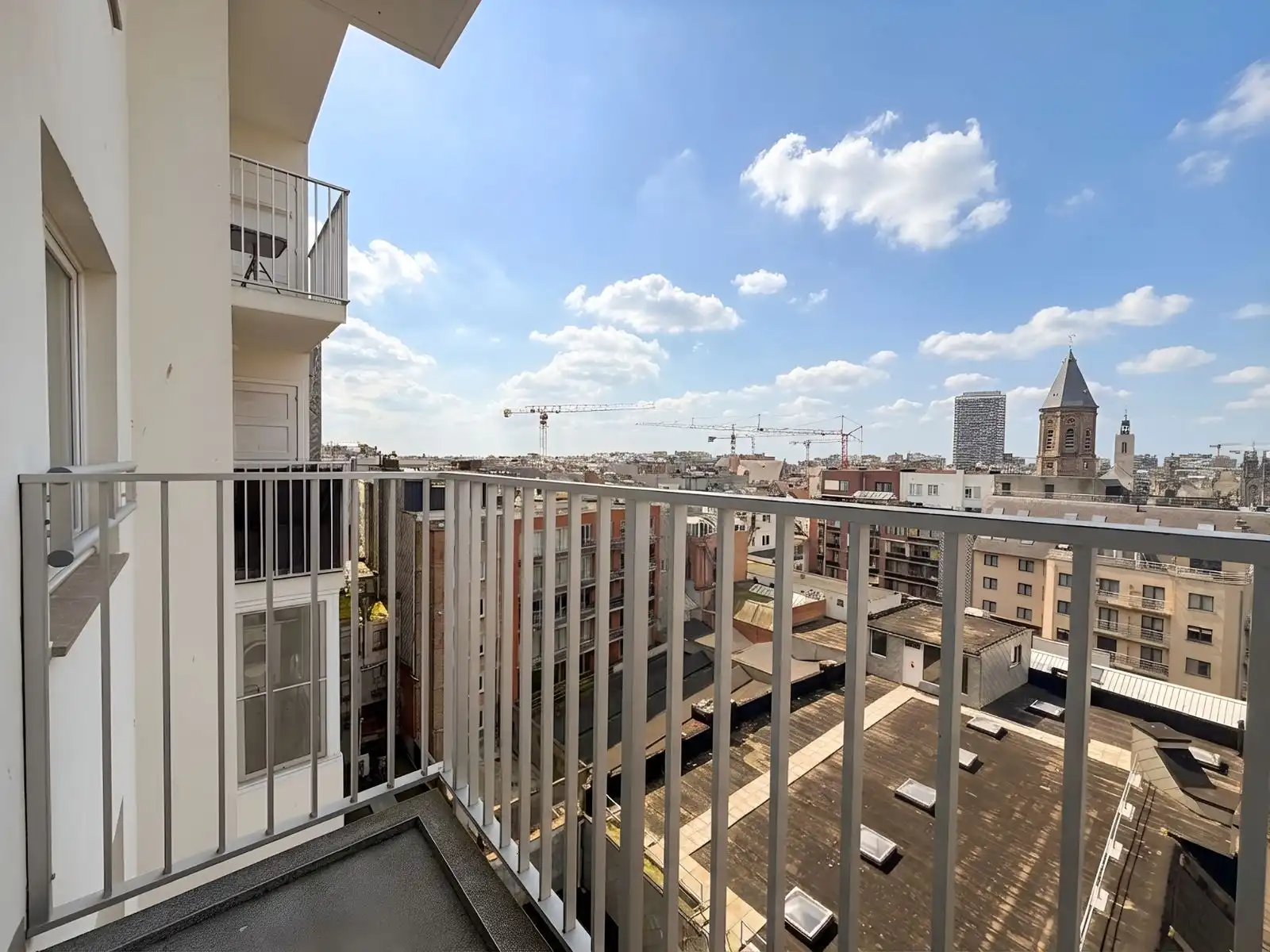 Ruim appartement met verzichten op jachthaven van Oostende foto 13