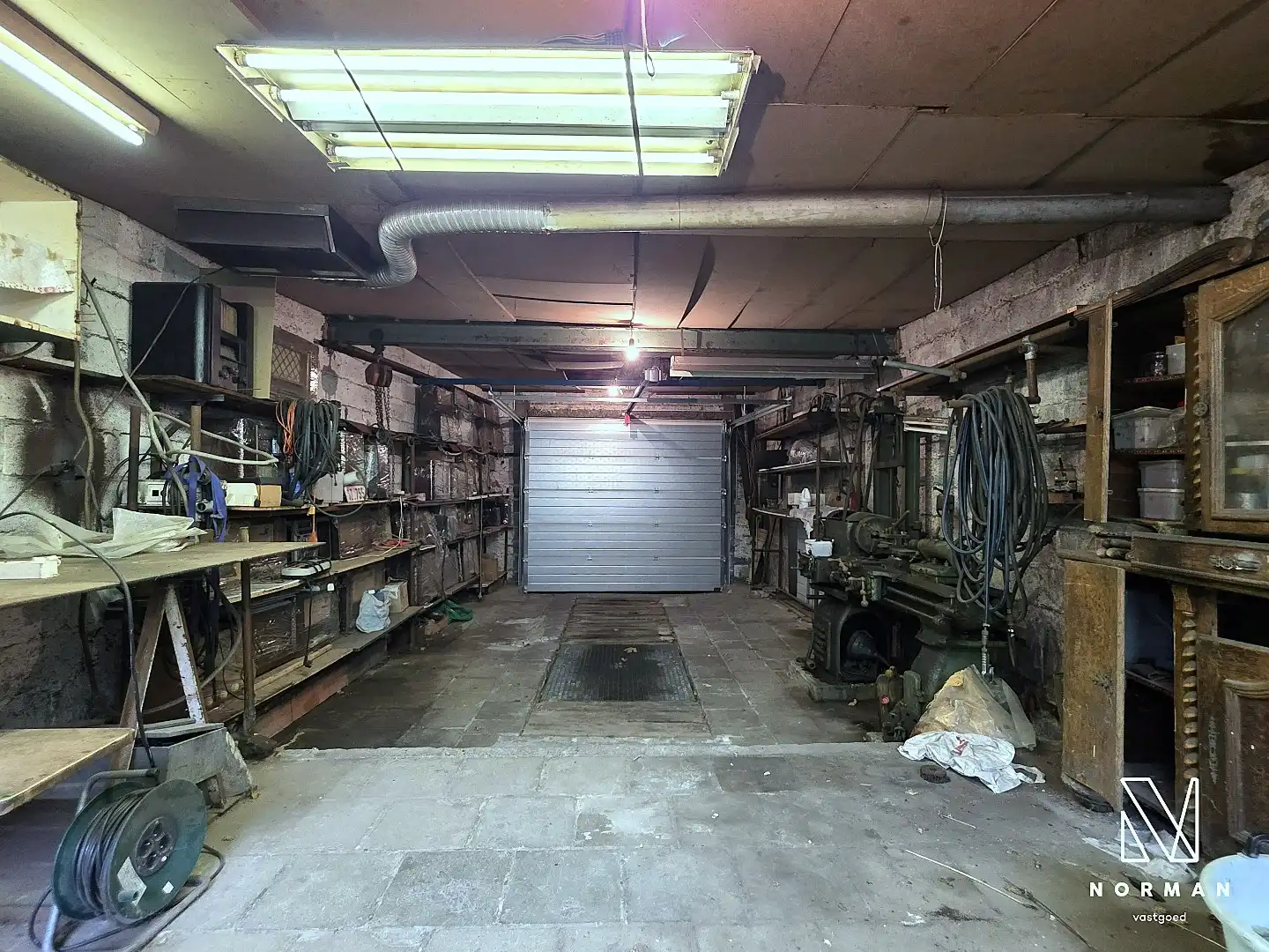 Centraal gelegen woning met grote garage/atelier met uitweg te Kuurne foto 2