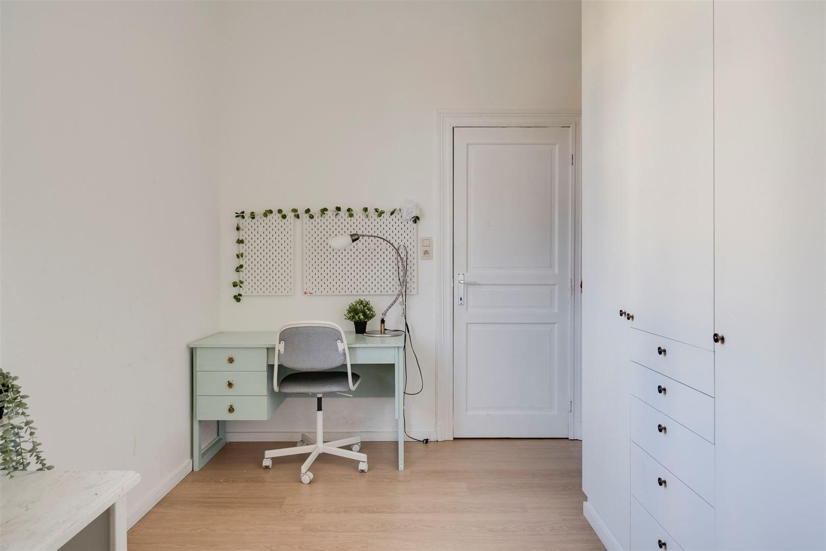 Karaktervolle herenwoning met zee aan ruimte foto 17