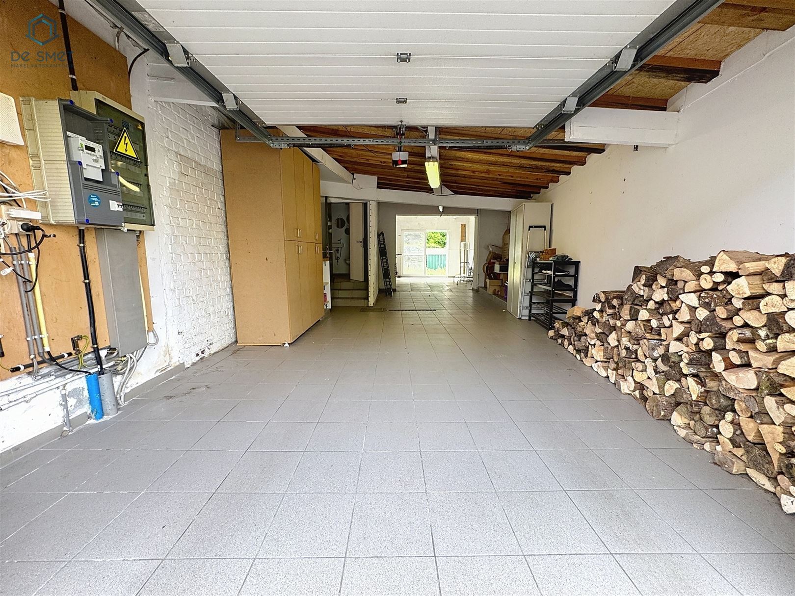 Instapklare gezinswoning met 3 slaapkamers, ruime garage en tuin in Smeerebbe-Vloerzegem foto 13