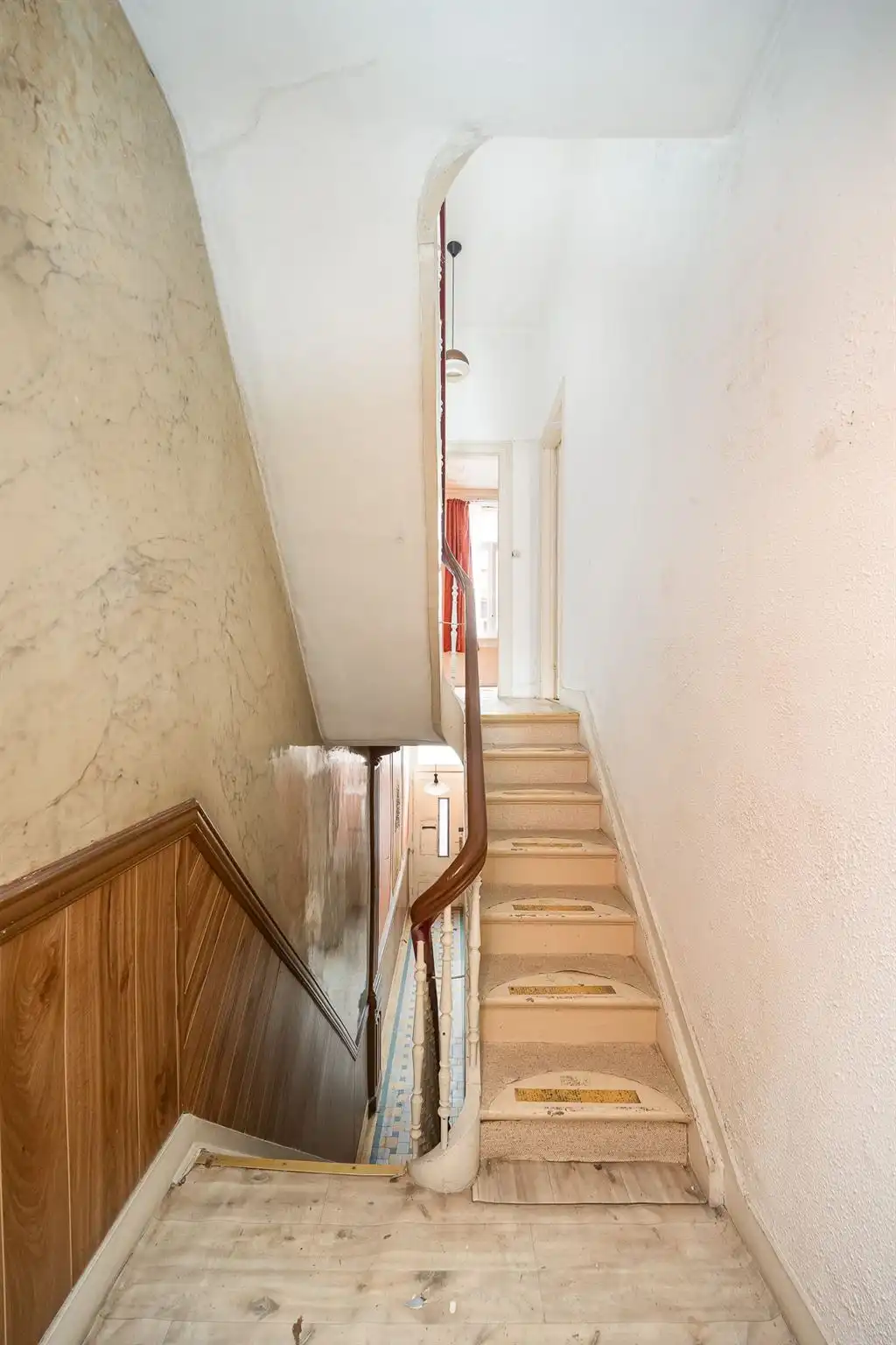 Te renoveren woning met authentieke elementen foto 20