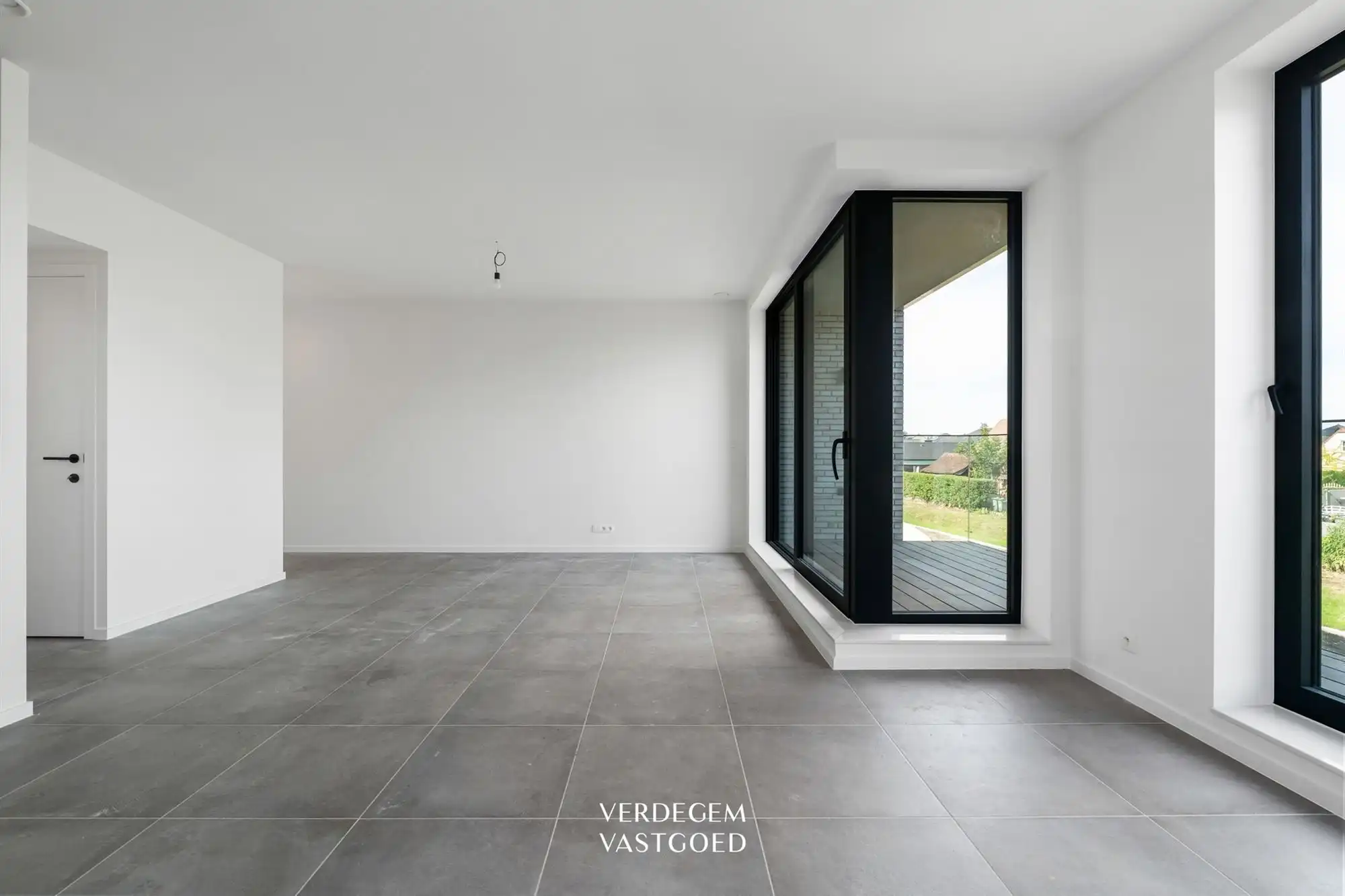 Nieuwbouwappartement met 1 slaapkamer, terras en ondergrondse parkeerplaats foto 3