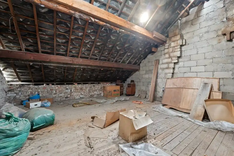 Ruime renovatiewoning met veel potentieel foto 22