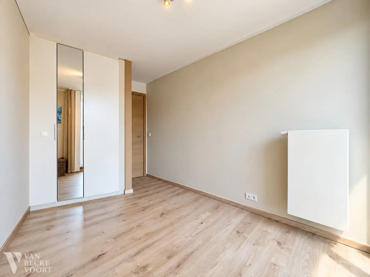Ruim en lichtrijk appartement met 2 slaapkamers en uniek zonneterras foto 11