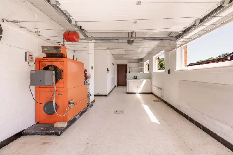Alleenstaande gelijkvloerse woning met tuin, 3 slaapkamers en inpandige garage centrum wakken TE KOOP foto 16