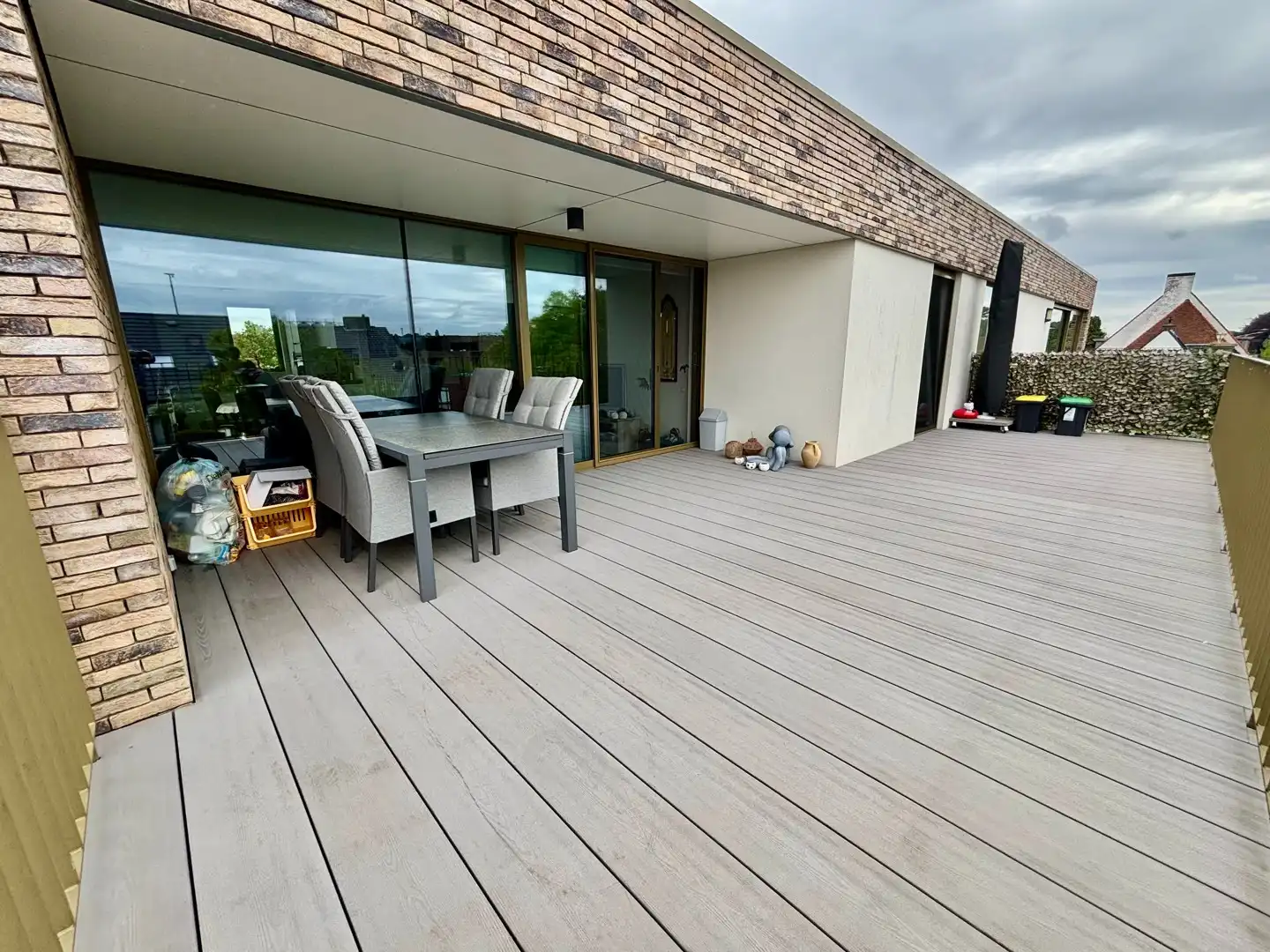Ruim dakappartement met zonnig terras en garage foto 6