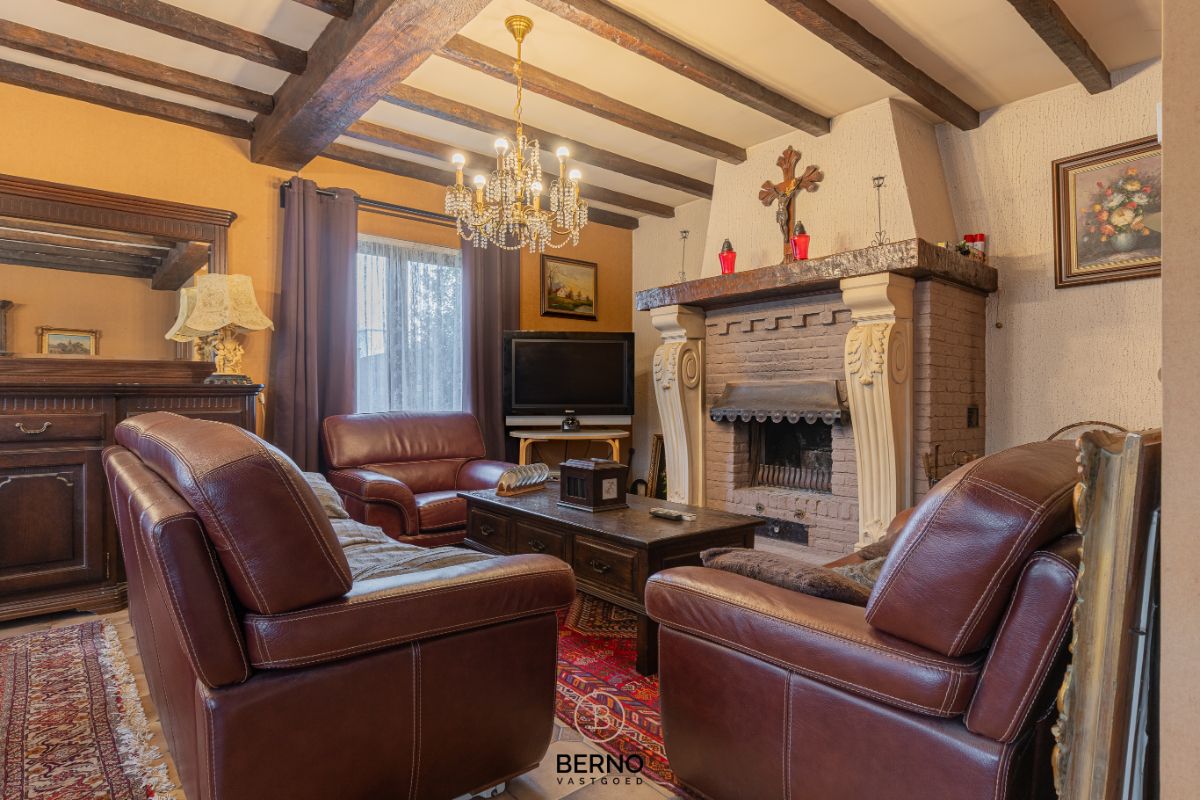 Te renoveren laagbouwwoning op 1.095m2 foto 4