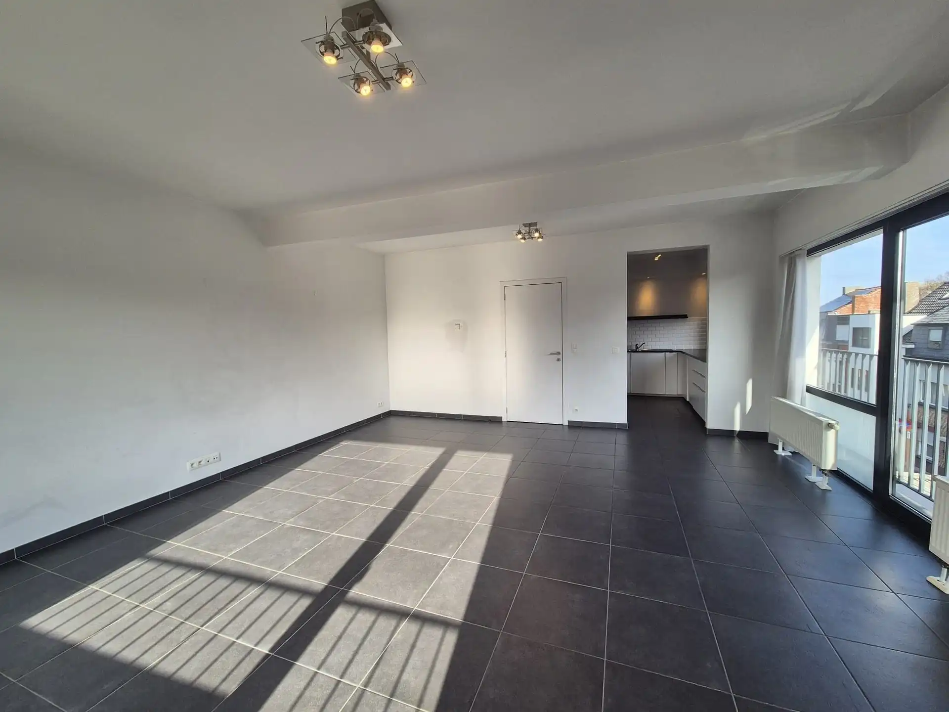 Gunstig gelegen 2 slaapkamer appartement. foto 5