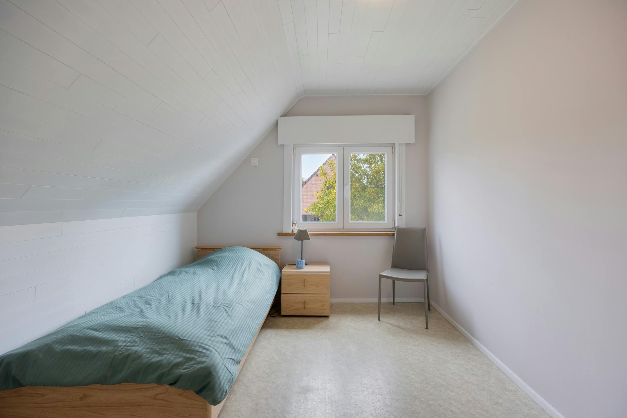 Unieke handelswoning met magazijn in Zomergem foto 18