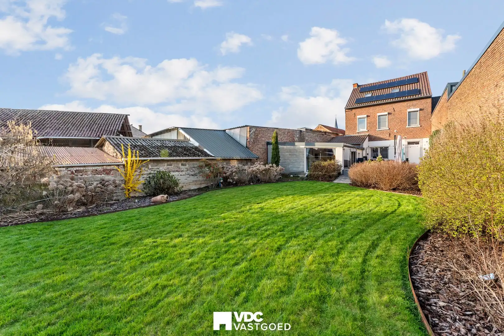 Instapklare, energiezuinige gezinswoning met tuin, veranda en polyvalente zolder (mogelijkheid tot studio) foto 6