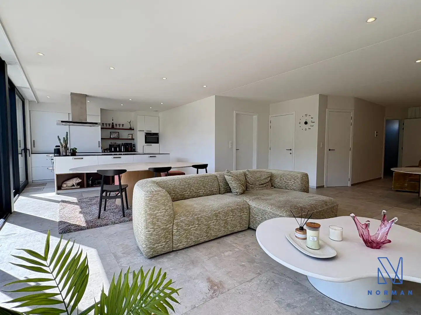 Prachtig gerenoveerde woning te koop met bijgebouw en dubbele garage in Roeselare foto 6
