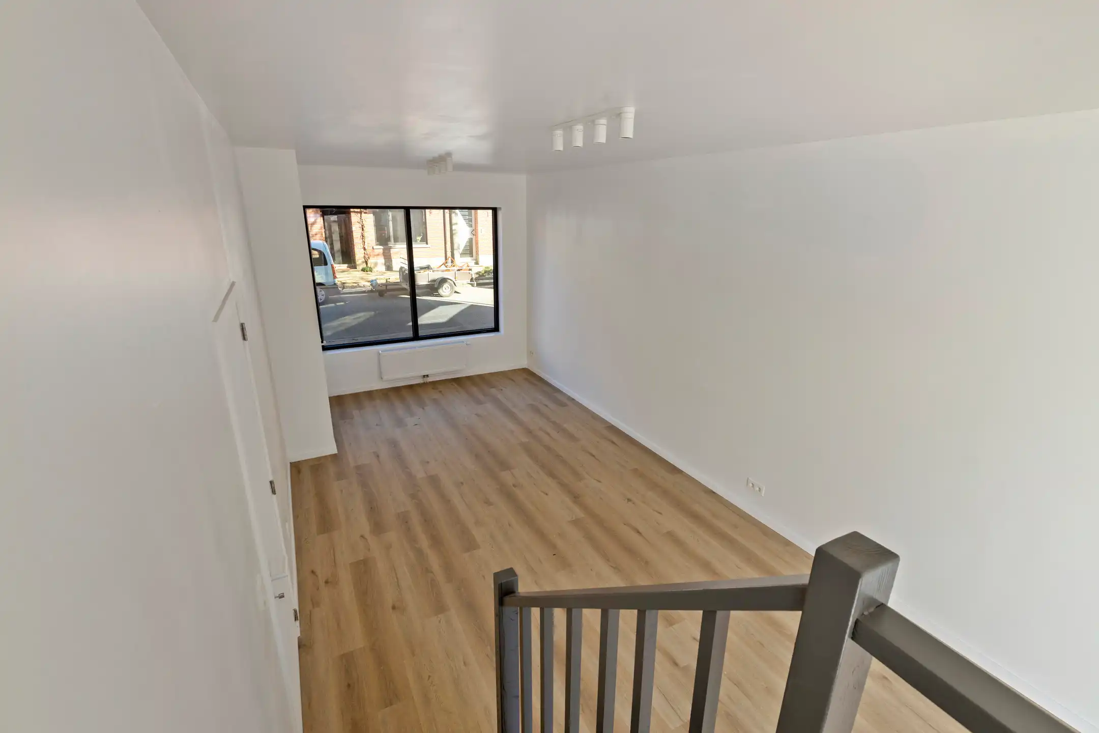 Woning met 4 slaapkamers, 2 badkamers en 2 autostaanplaatsen foto 7