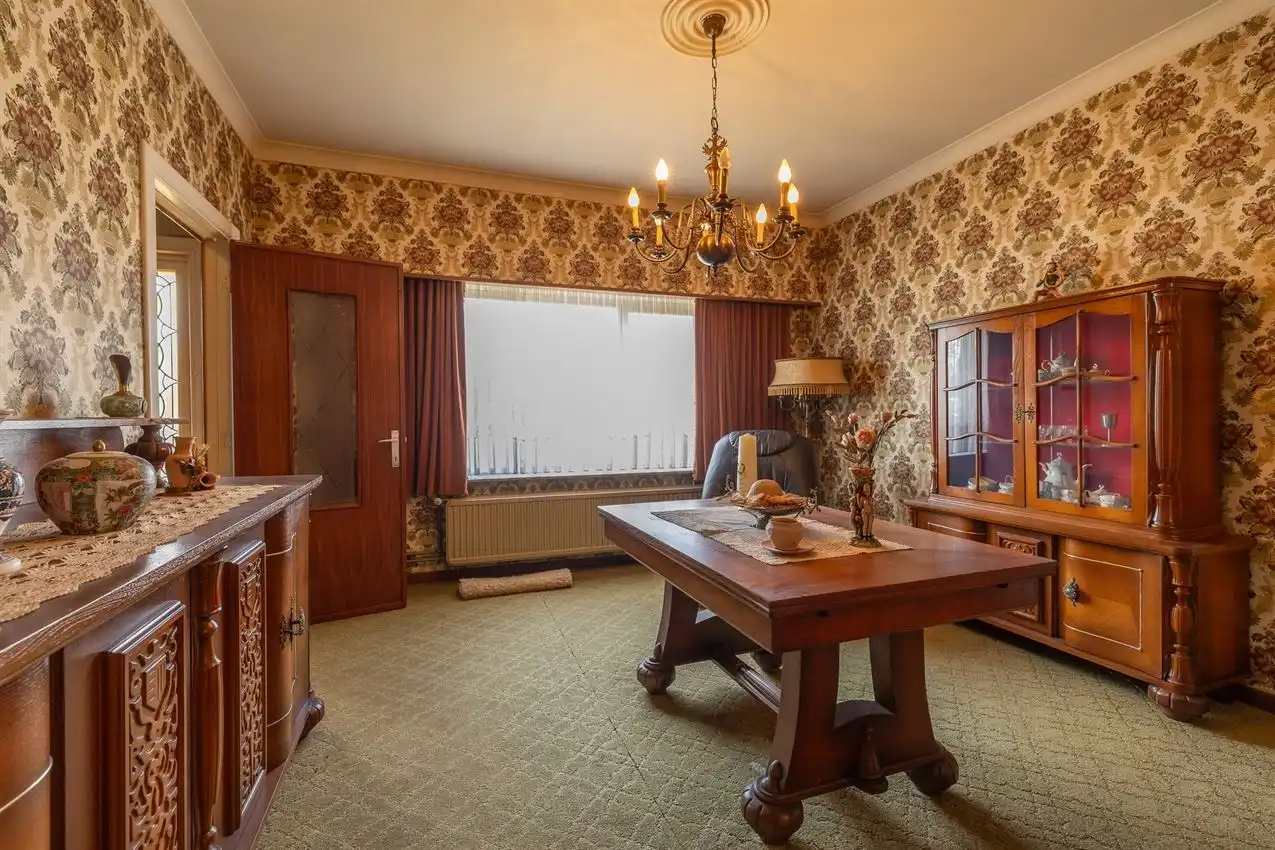 Te renoveren woning met ruimte, rust en potentieel foto 9