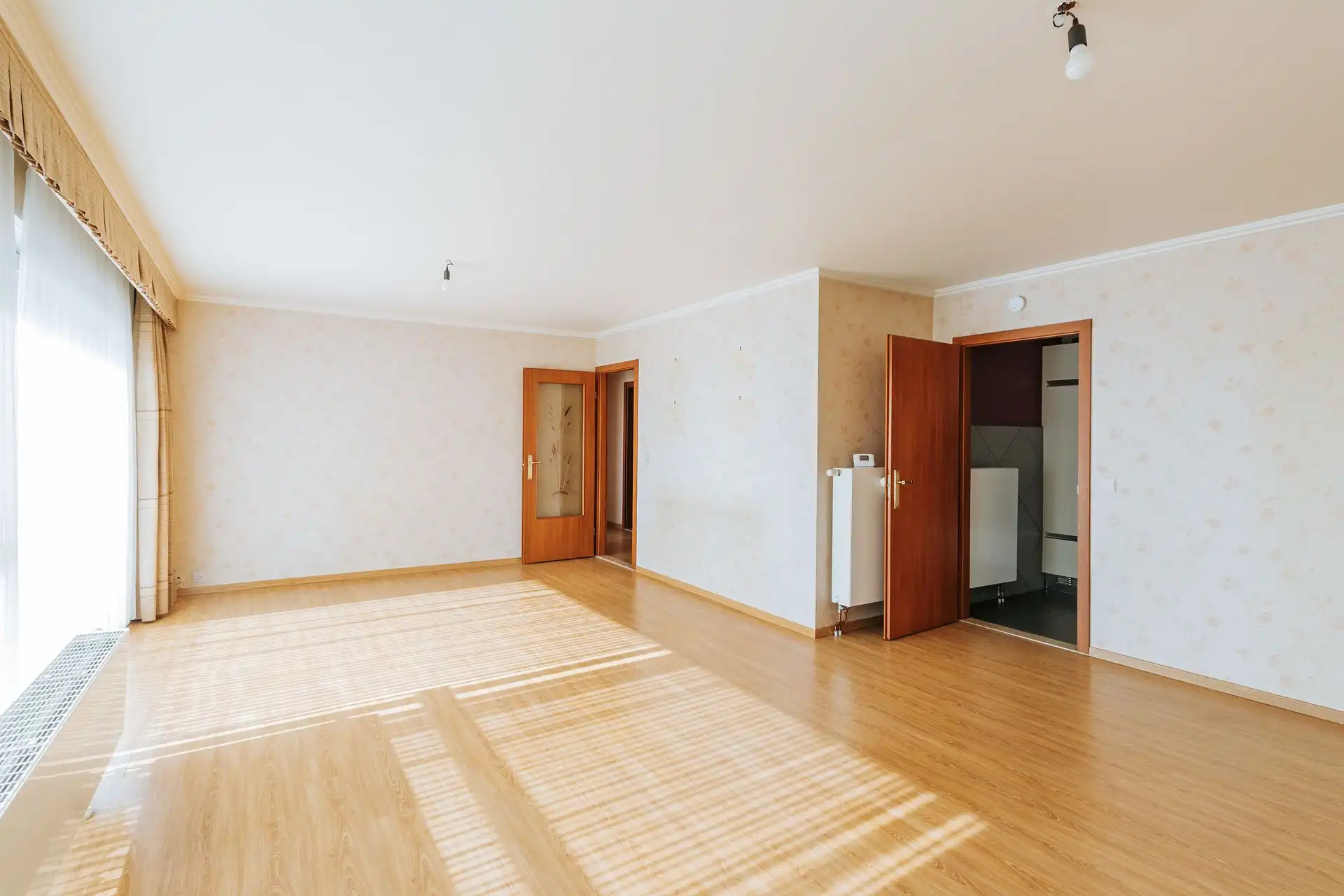 Twee slaapkamer appartement met inpandse autostaanplaats foto 3
