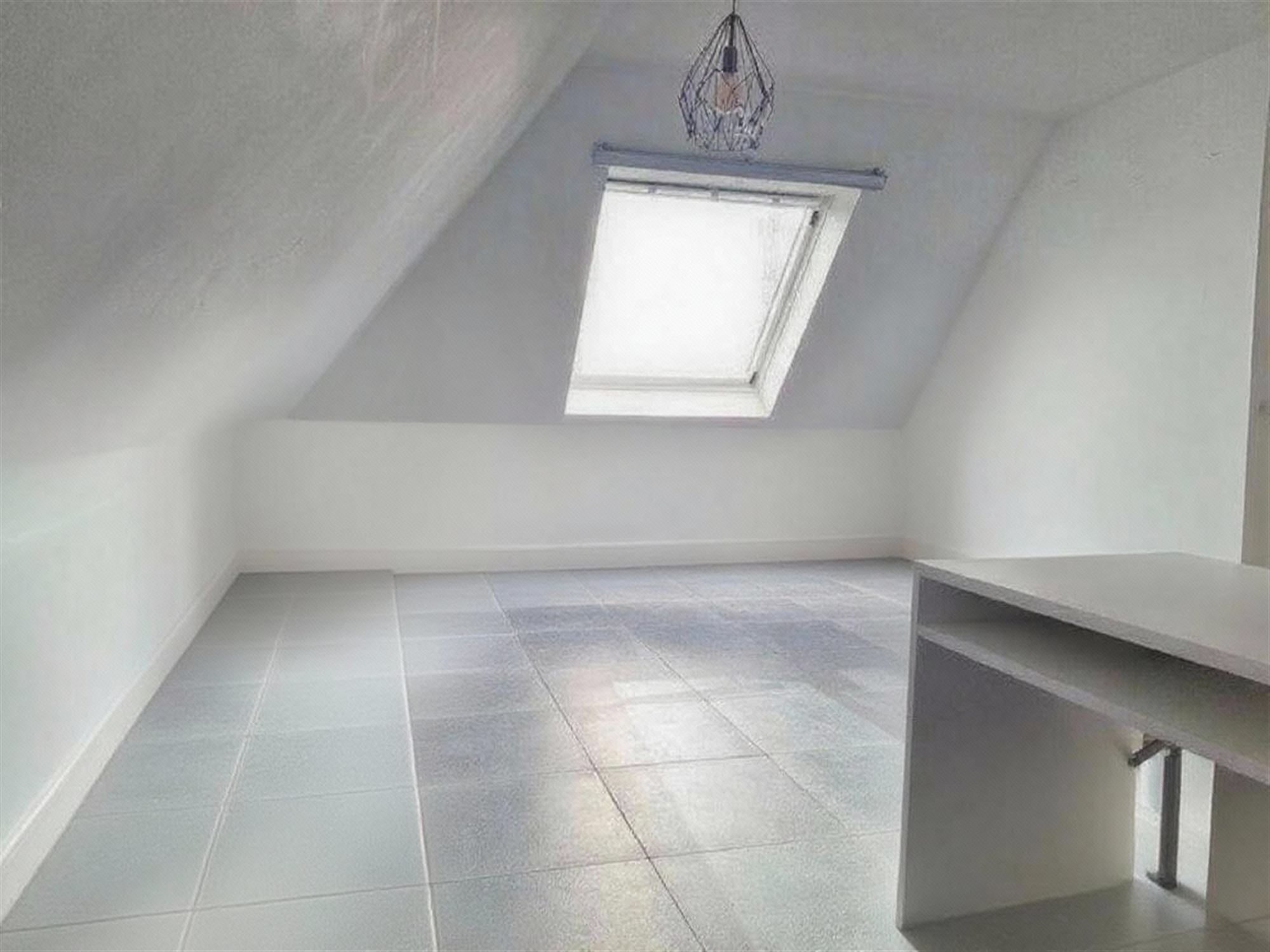 Appartement met 2 slaapkamers, autostaanplaats en parktuin. Rustig gelegen. Aan de achterkant van het gebouw. foto 7