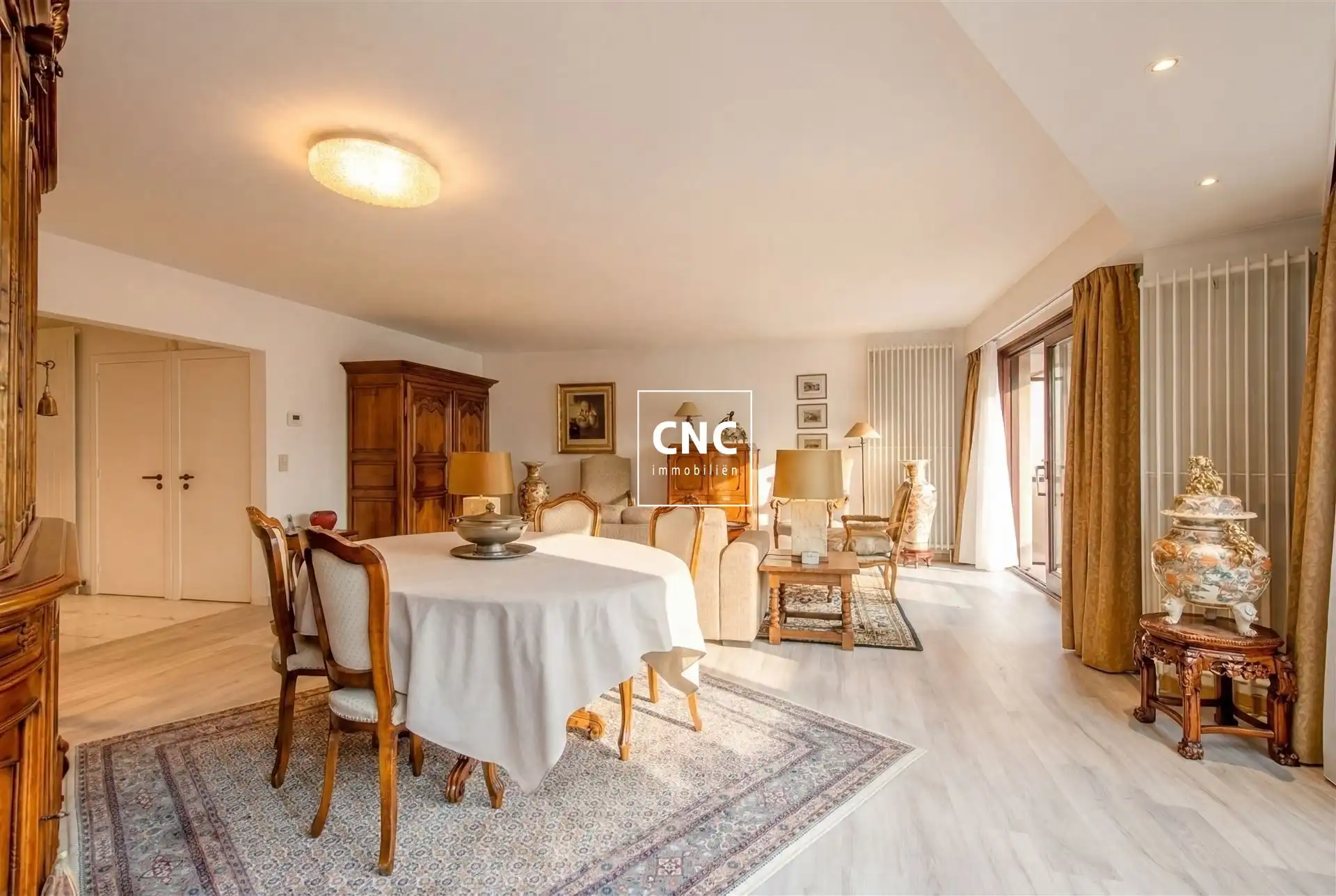 Ruim hoekappartement met mooi open zicht in hartje Knokke foto 2