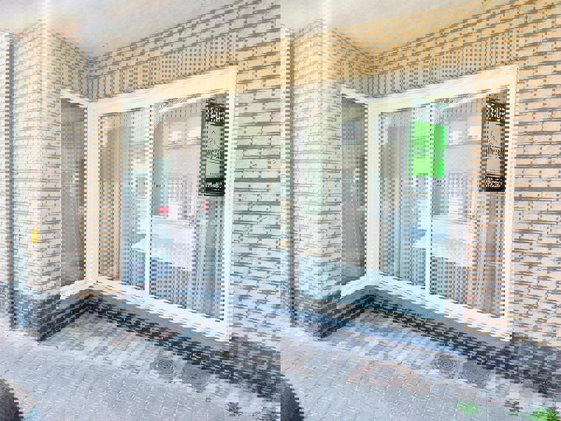GELIJKVLOERS APPARTEMENT OP WANDELAFSTAND VAN HET STATION. foto 3
