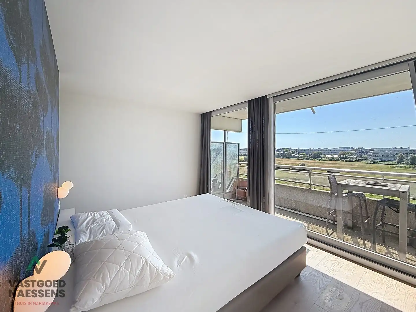 SCHITTEREND VERNIEUWD HOEKAPPARTEMENT – 2 SLPK – TERRASSEN – ZEEZICHT EN ZICHT OP GOLF foto 12
