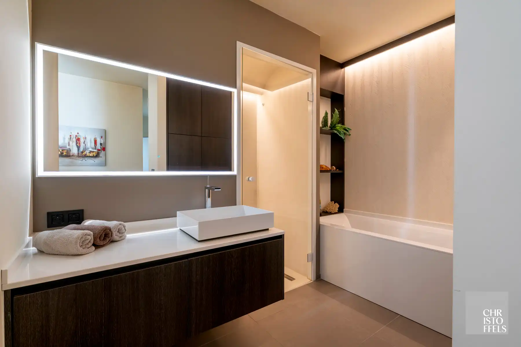 Multifunctioneel gebouw met 2 wooneenheden, kantoor en showroom op een perceel van 2.074 m²! foto 37