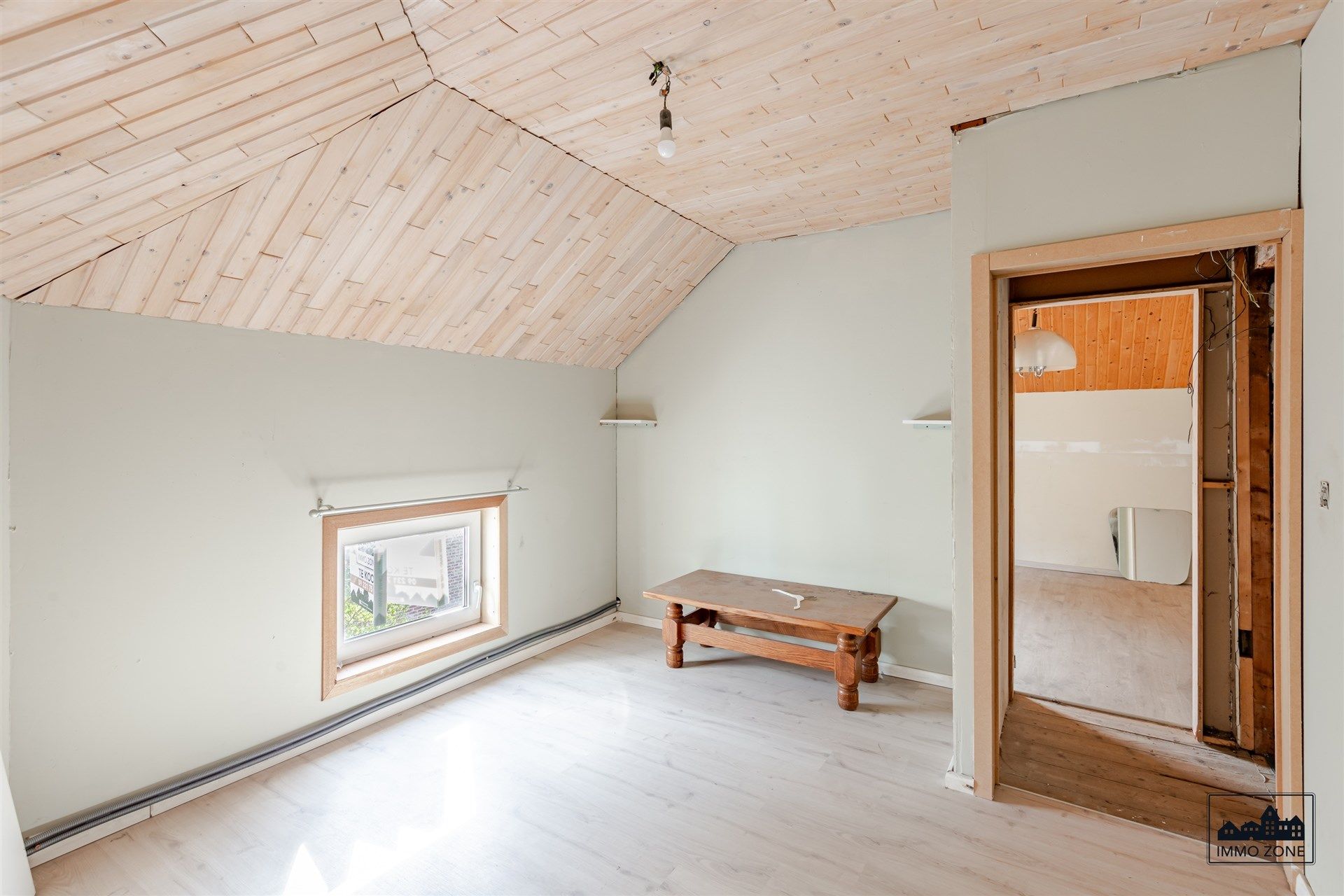 Te renoveren woning in centrum Hamme met veel potentieel foto 12