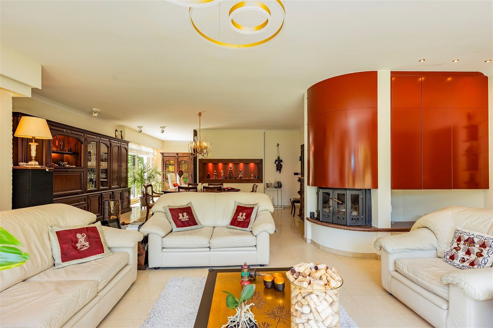 Ruime villa met 5 slpks en 3 bdks op een preceel van 2128m² foto 3
