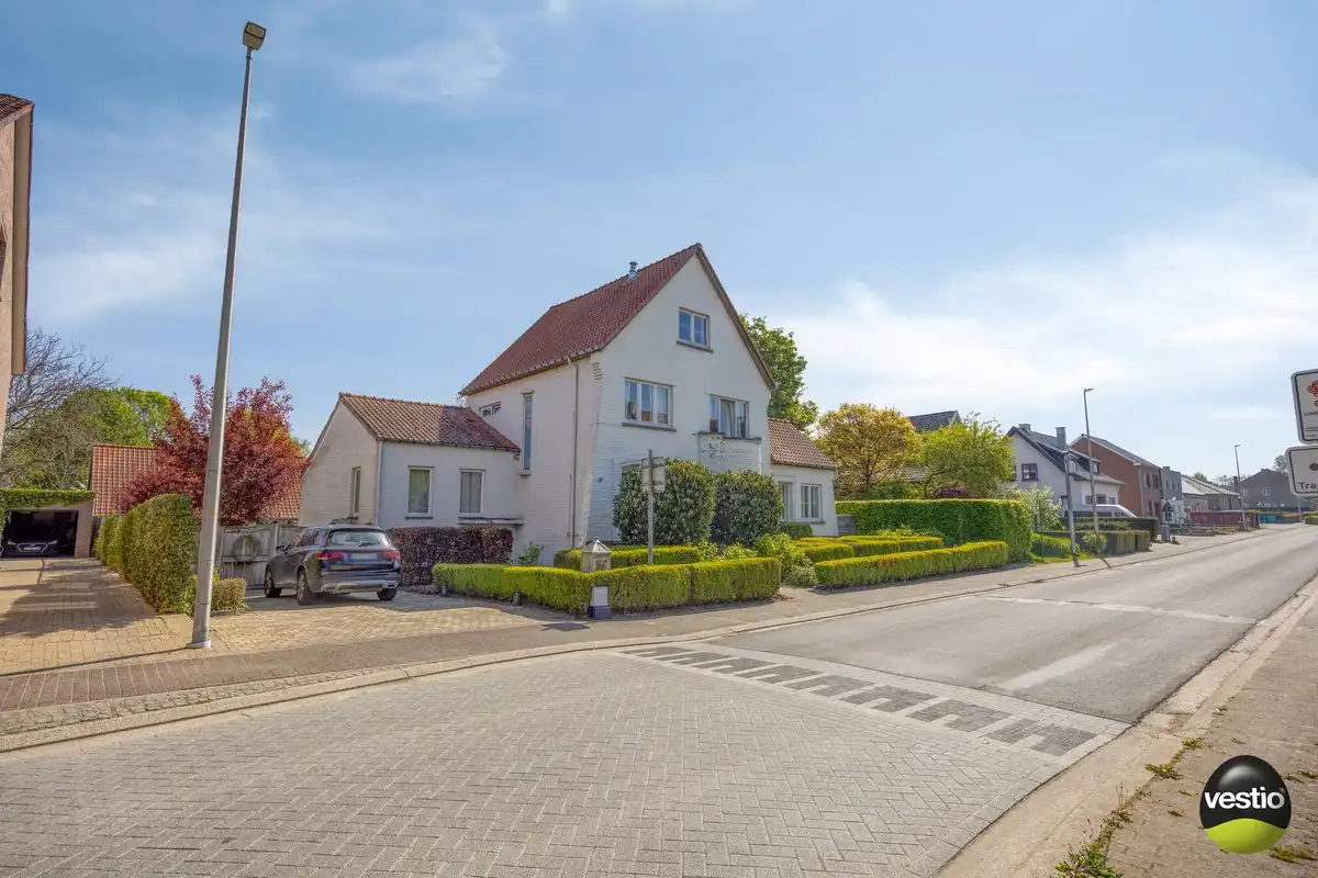 Karaktervolle villa met 4 slaapkamers, praktijkruimte en uitzonderlijke tuin te rijkhoven foto 2