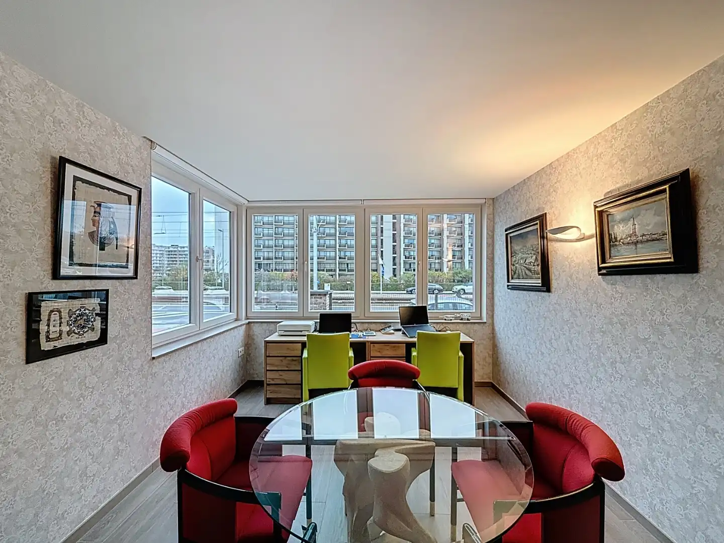 Ruime villa nabij de Zeedijk en het strand foto 9