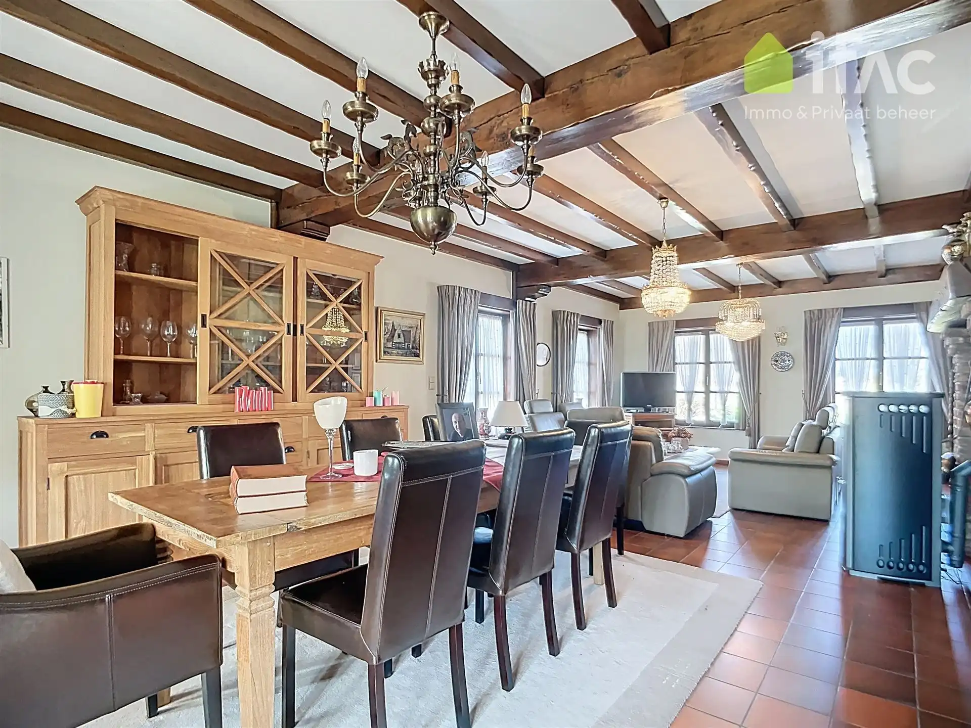 Fantastische woning met 4 slaapkamers en veranda foto 11