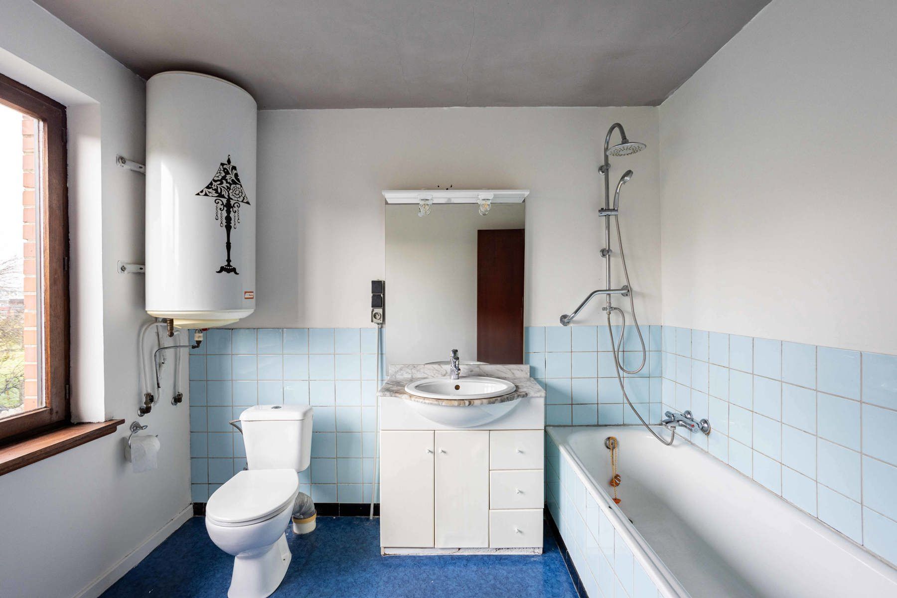 Gesloten bebouwing met garage en drie slaapkamers.  foto 15