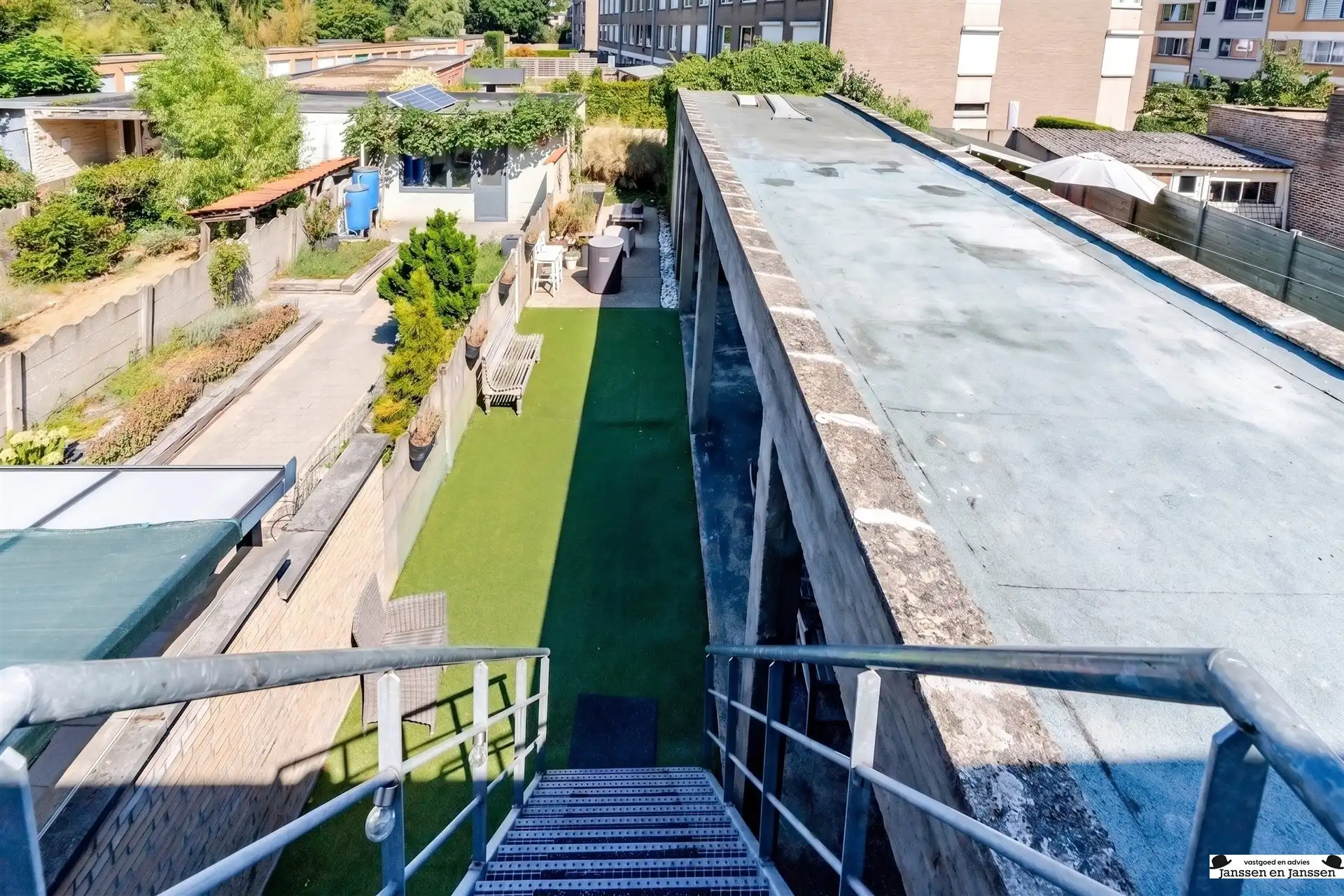 Ruime en instapklare gezinswoning met 4 slaapkamers, garage en tuin foto 5