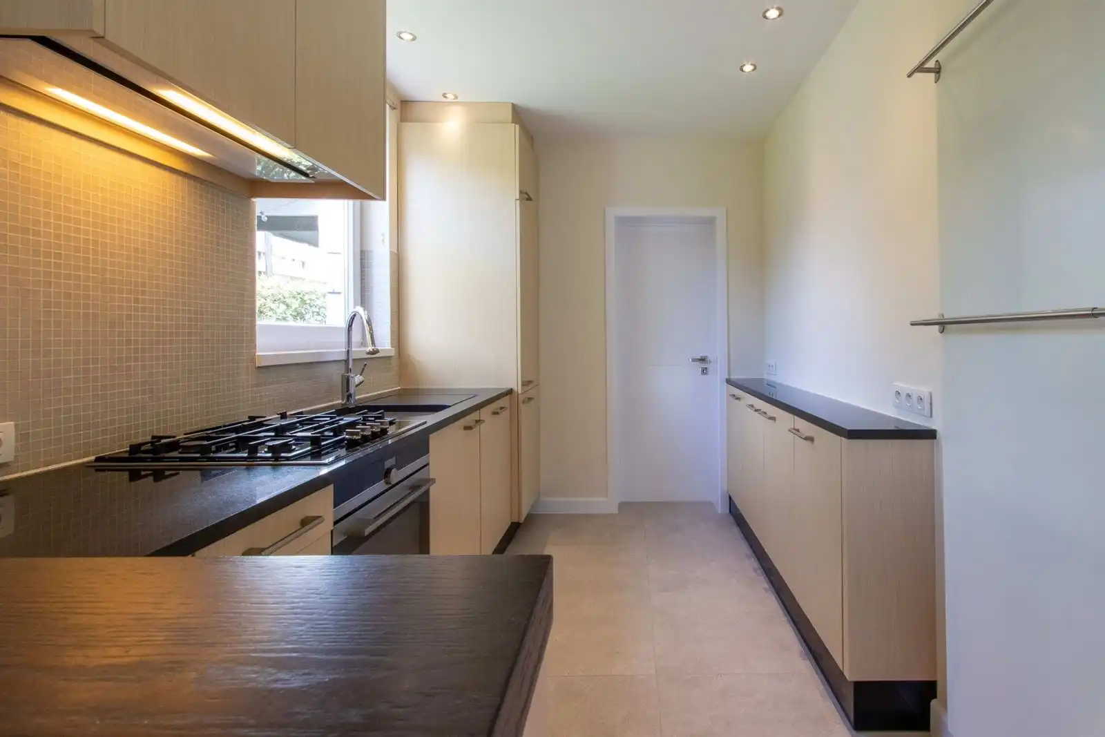 volledig gerenoveerde Woning foto 8