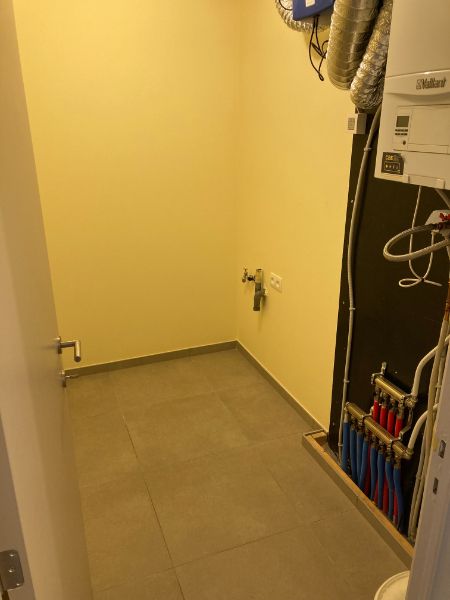 2 slaapkamer app met ruim terras en carport foto 17