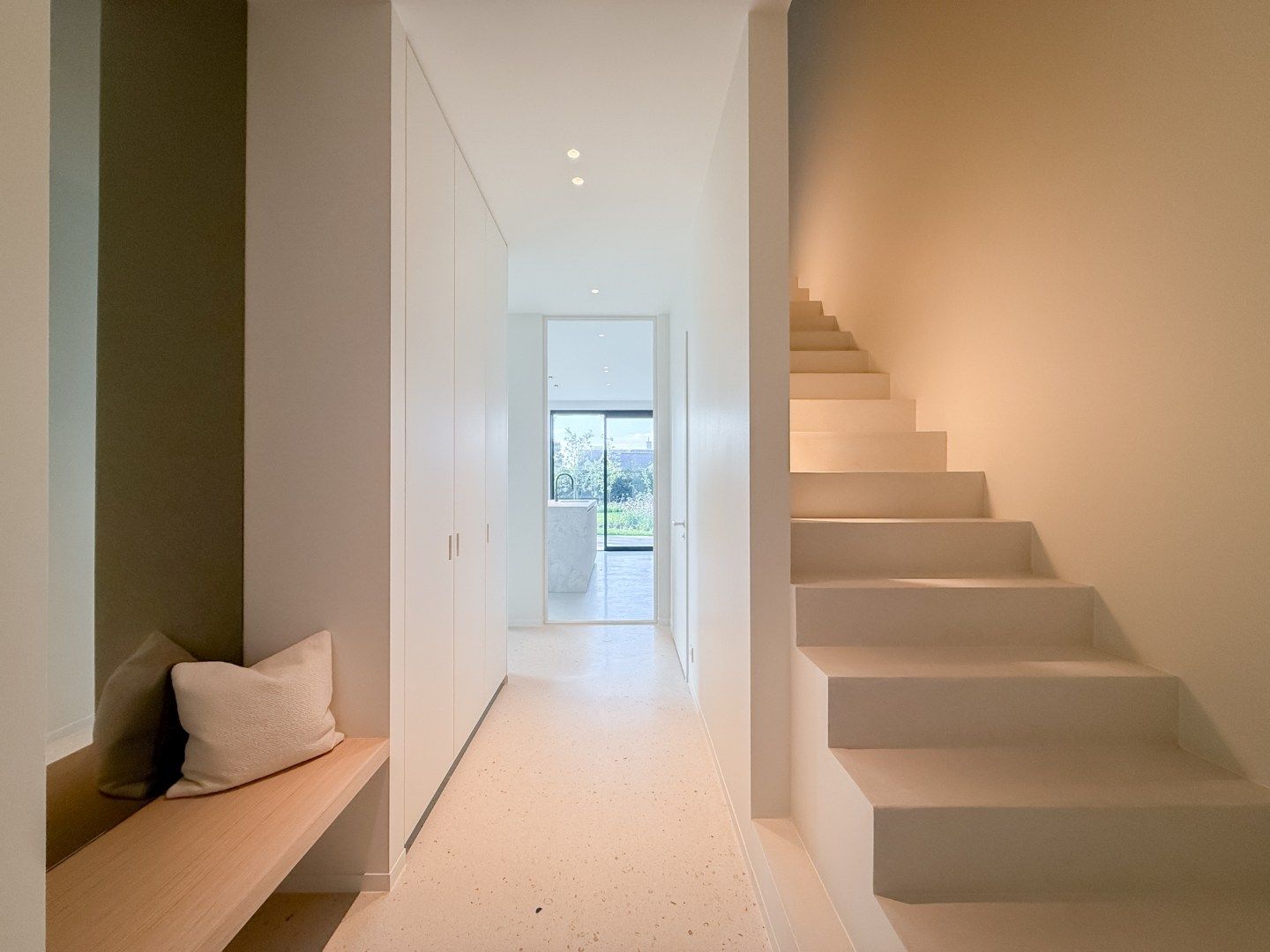 Nieuwbouw onder registratierechten! Villa met zonovergoten leefruimtes en een tijdloos design foto 9