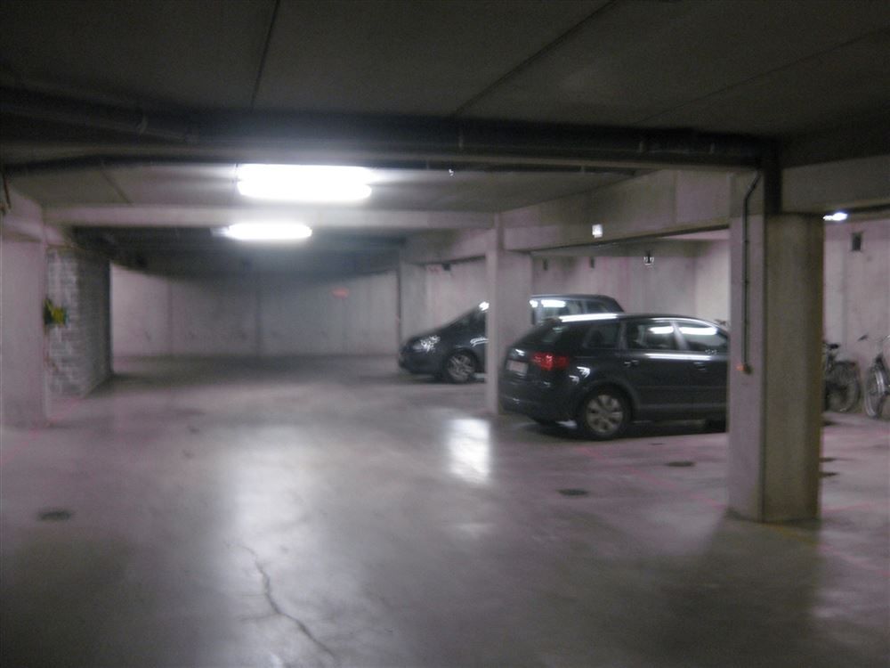 Afgesloten parking te Gooreind foto {{pictureIndex}}