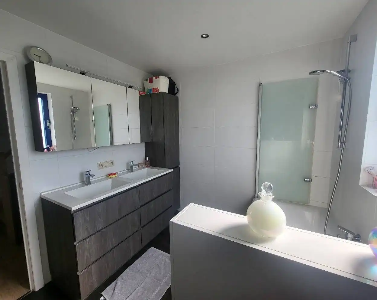 Ruime halfopen bel-etage woning met 4 slaapkamers en garage foto 23