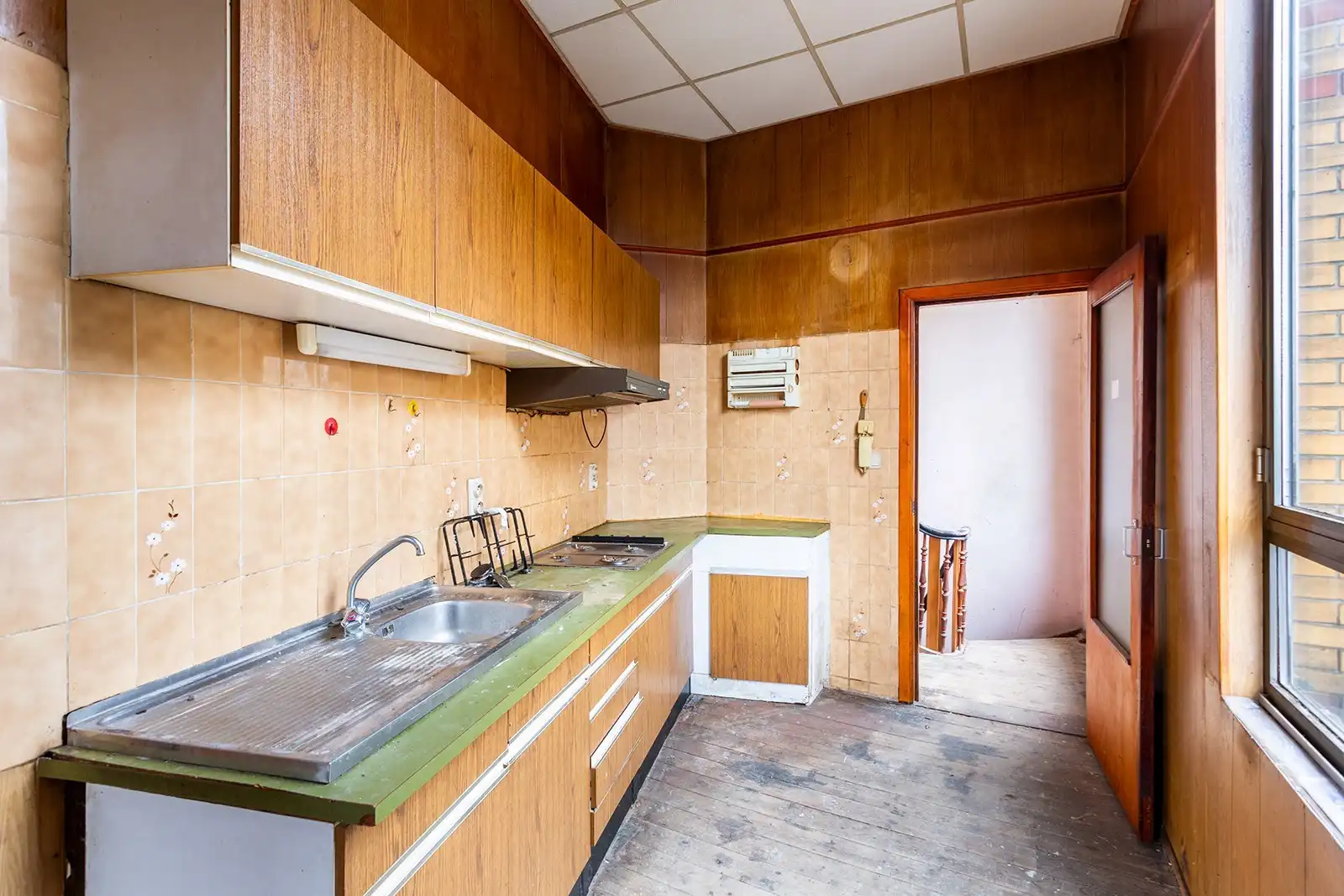 Te renoveren hoekwoning met garage foto 7